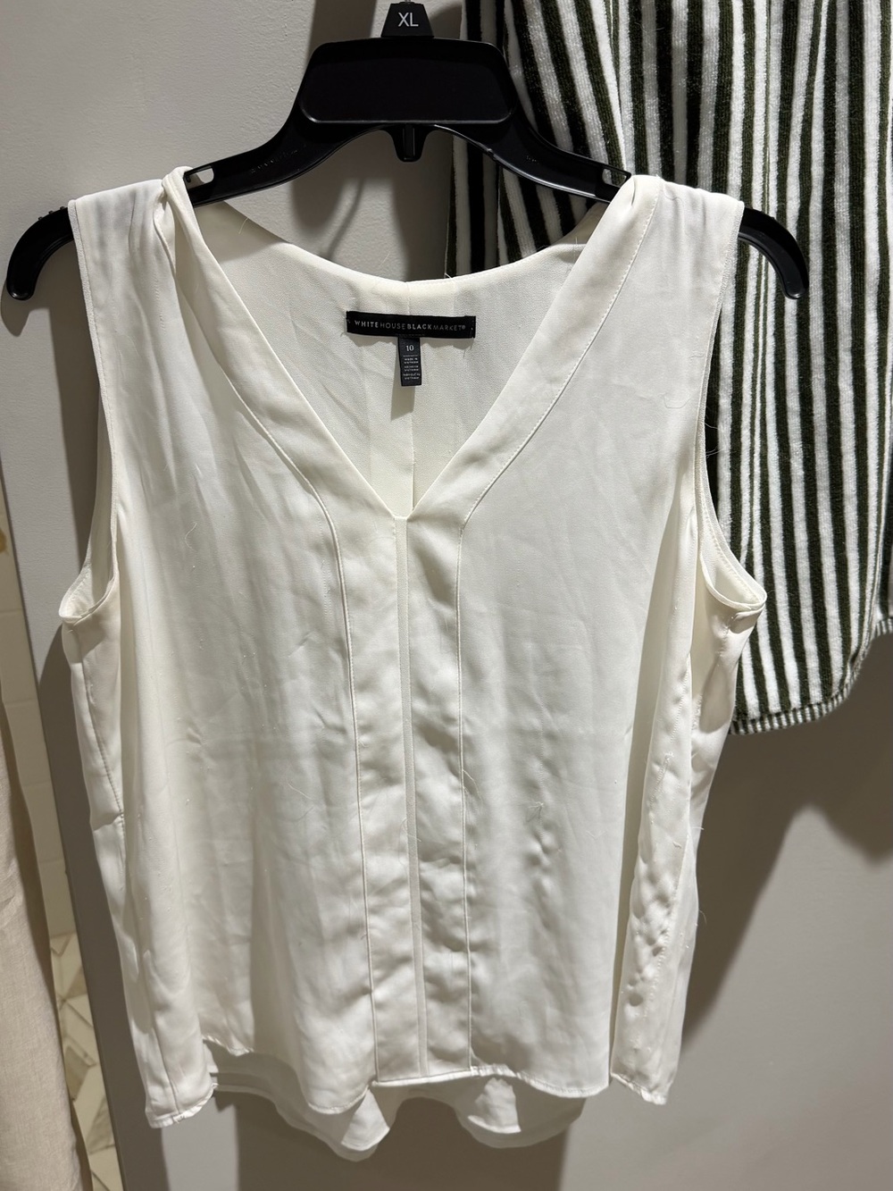 White House Black Market Cream V-Neck Sleeveless Camisole